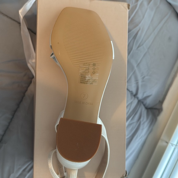 NEVER WORN, new beautiful Be Mine Heel style number 65051818 - Picture 3 of 4